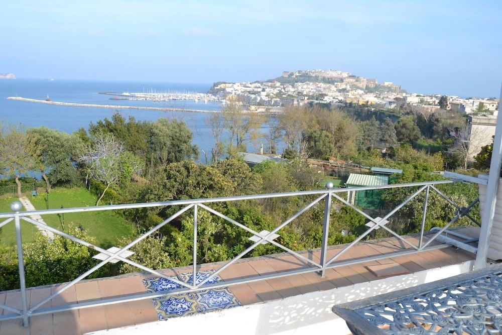 Piccolo Tirreno Hotel Residence Procida Exterior foto