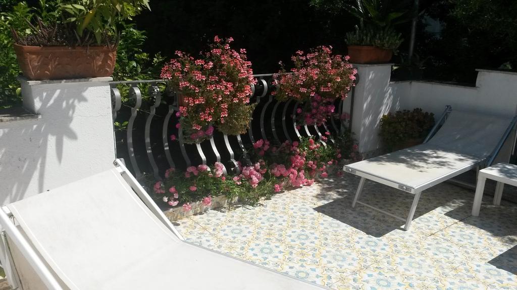 Piccolo Tirreno Hotel Residence Procida Exterior foto