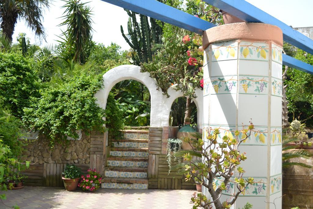 Piccolo Tirreno Hotel Residence Procida Exterior foto