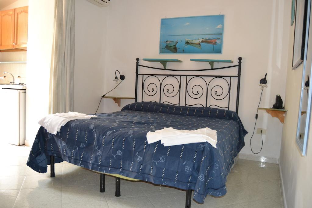 Piccolo Tirreno Hotel Residence Procida Quarto foto