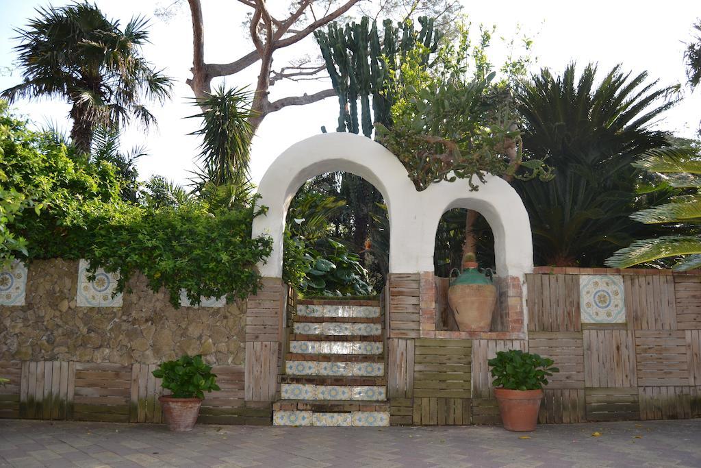 Piccolo Tirreno Hotel Residence Procida Exterior foto
