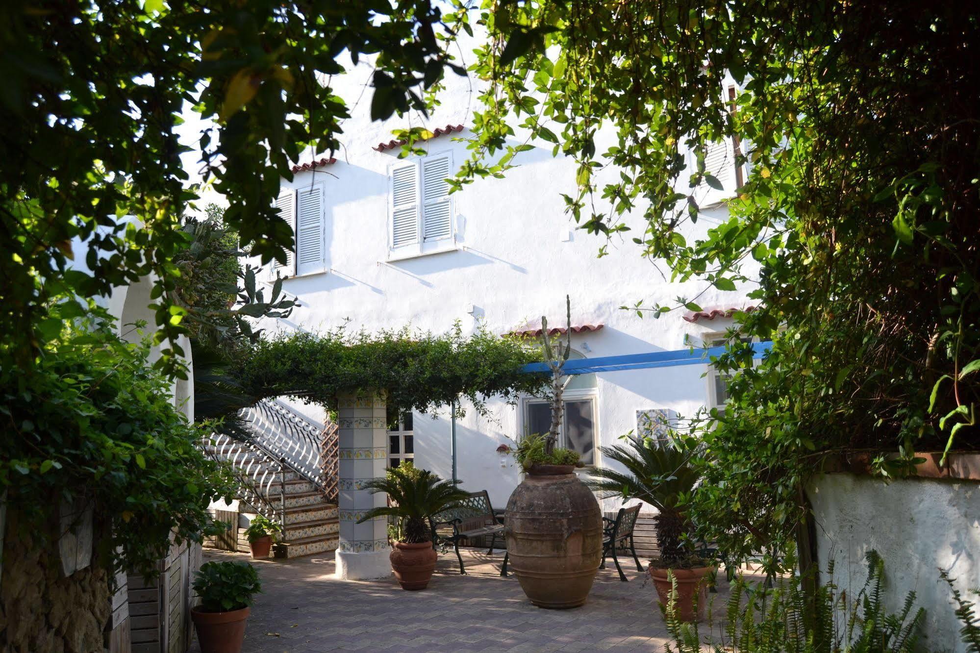 Piccolo Tirreno Hotel Residence Procida Exterior foto